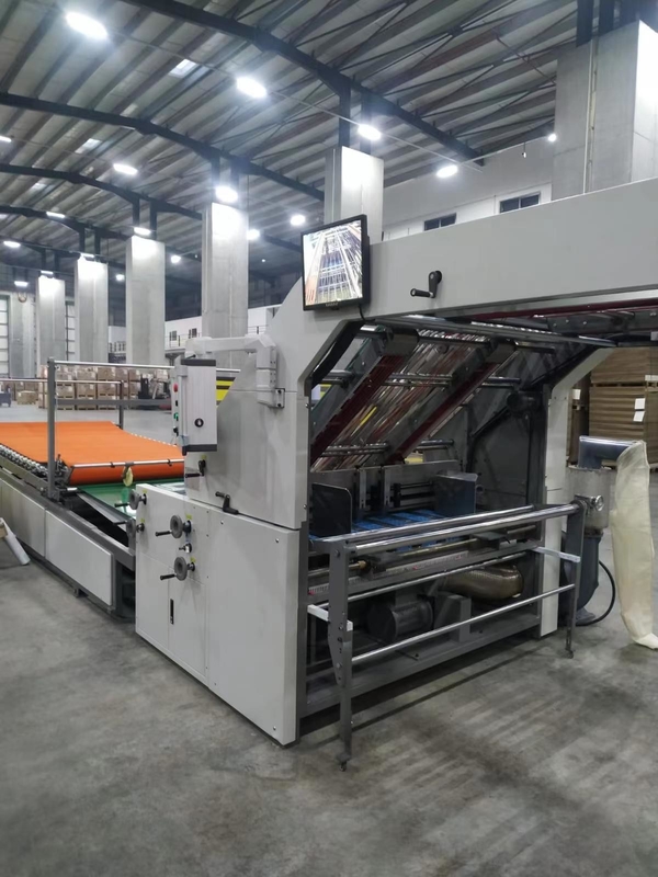Podajnik tylny 3-warstwowy 5-warstwowy laminator fletowy 150 m / min Sterowanie PLC