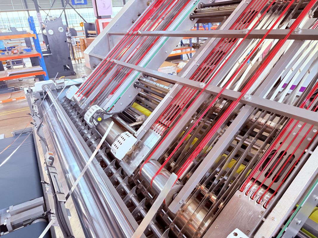 System zdalny Opcjonalna maszyna do wiązania fletu Automatyczny laminator fletu oferujący automatyczne sterowanie montażem płyty falistej